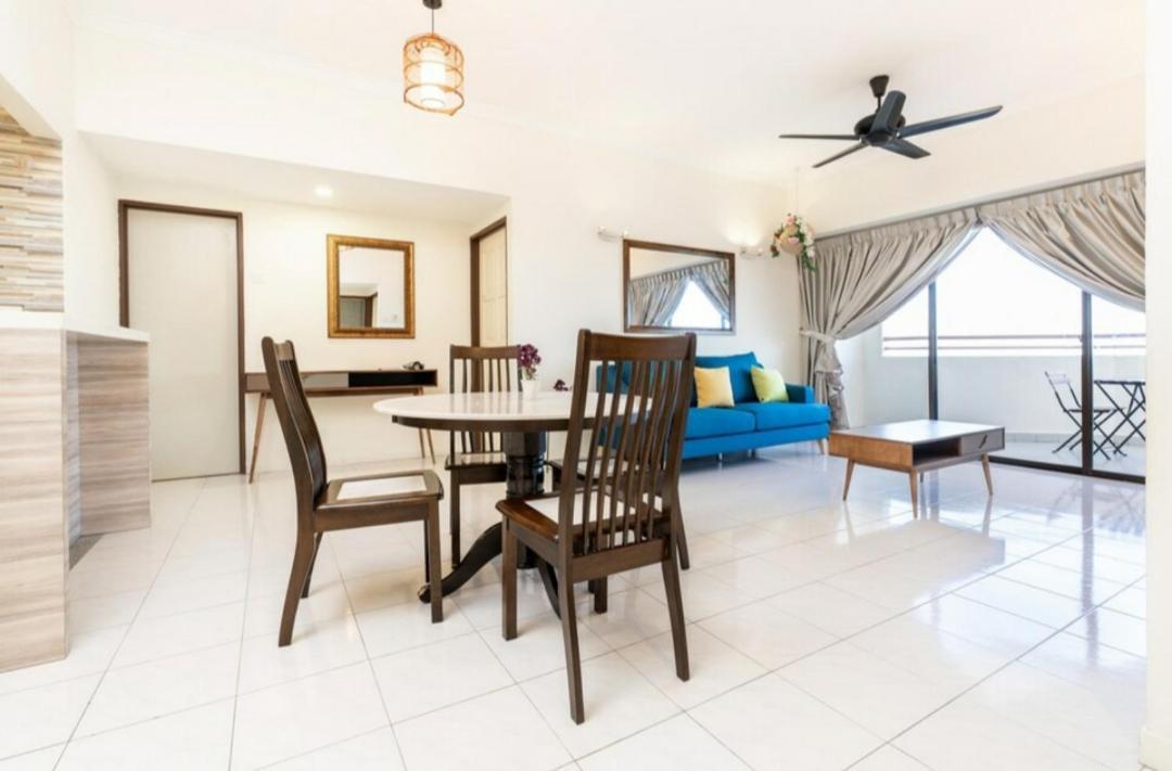Executives Pantai Seaview Batu Ferringhi 2704 - 2 Bedrooms Zewnętrze zdjęcie